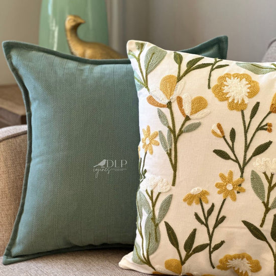 Funda de Cojin Bordada Magda